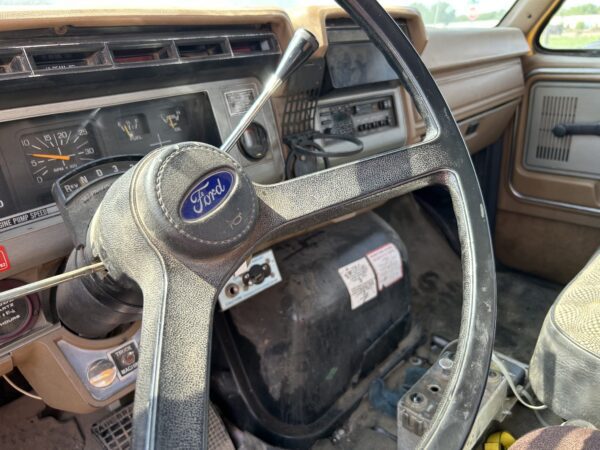1990 Ford F-800